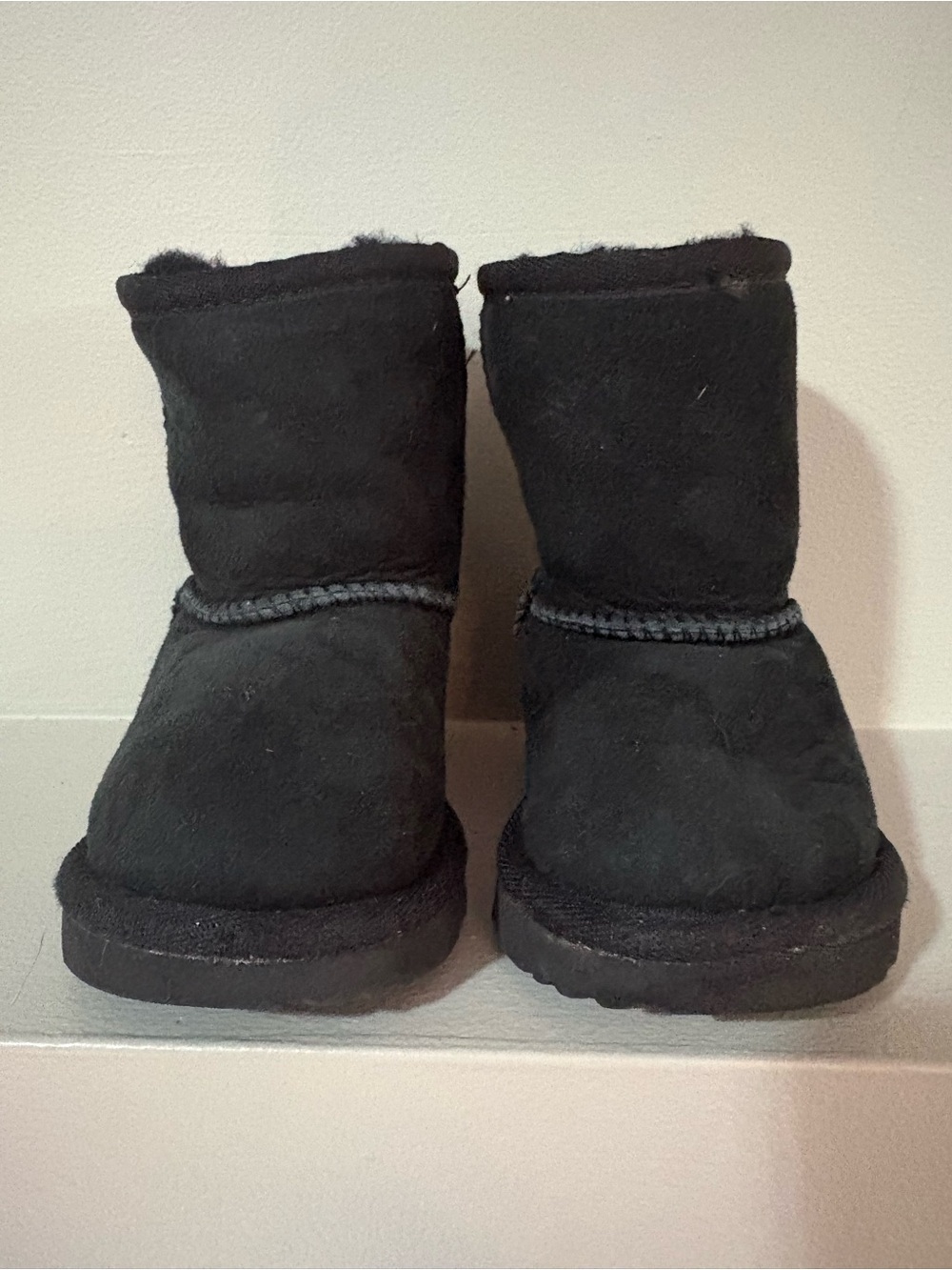 UGG Little Kids Black Shearling Lined Booties